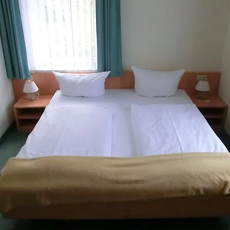 فندق Garni Am Schlosspark