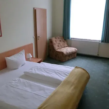 Garni Am Schlosspark Hotel