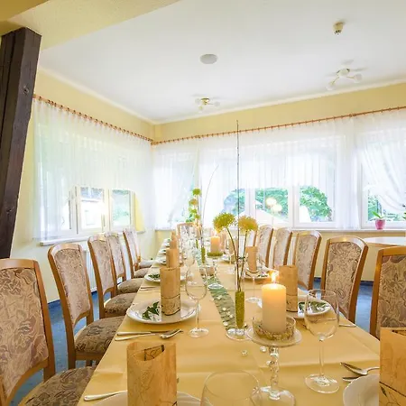 Garni Am Schlosspark 3*