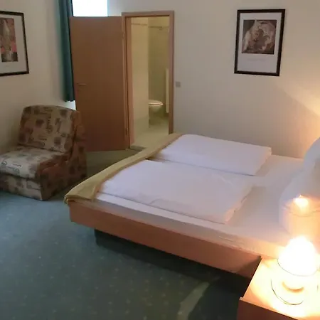 Garni Am Schlosspark Hotel