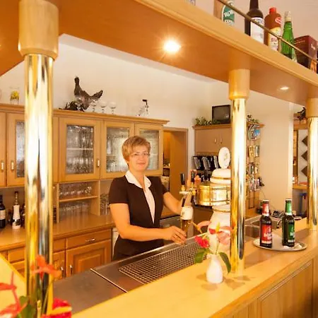 Garni Am Schlosspark Hotel 3*